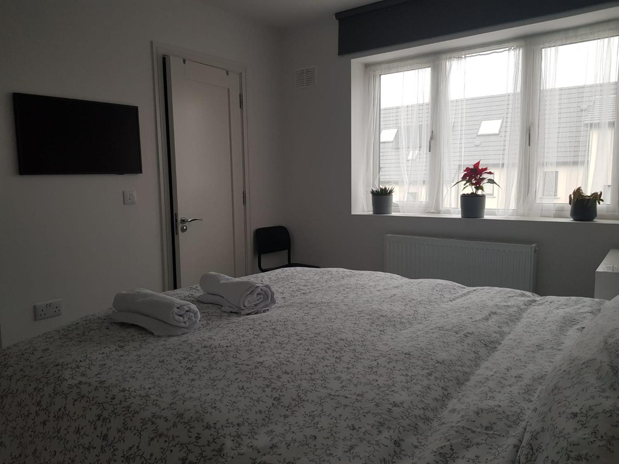 Barnoaks House - Private Room Ensuite Bathroom Homestay ดับลิน ภายนอก รูปภาพ